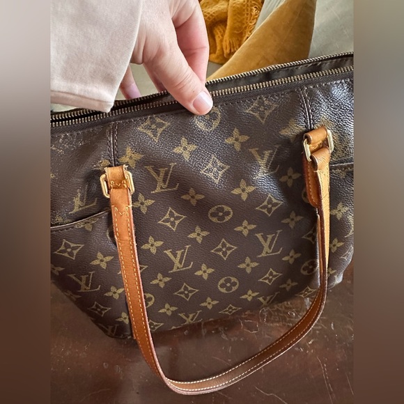 Louis Vuitton Totally MM tote - Picture 4 of 13